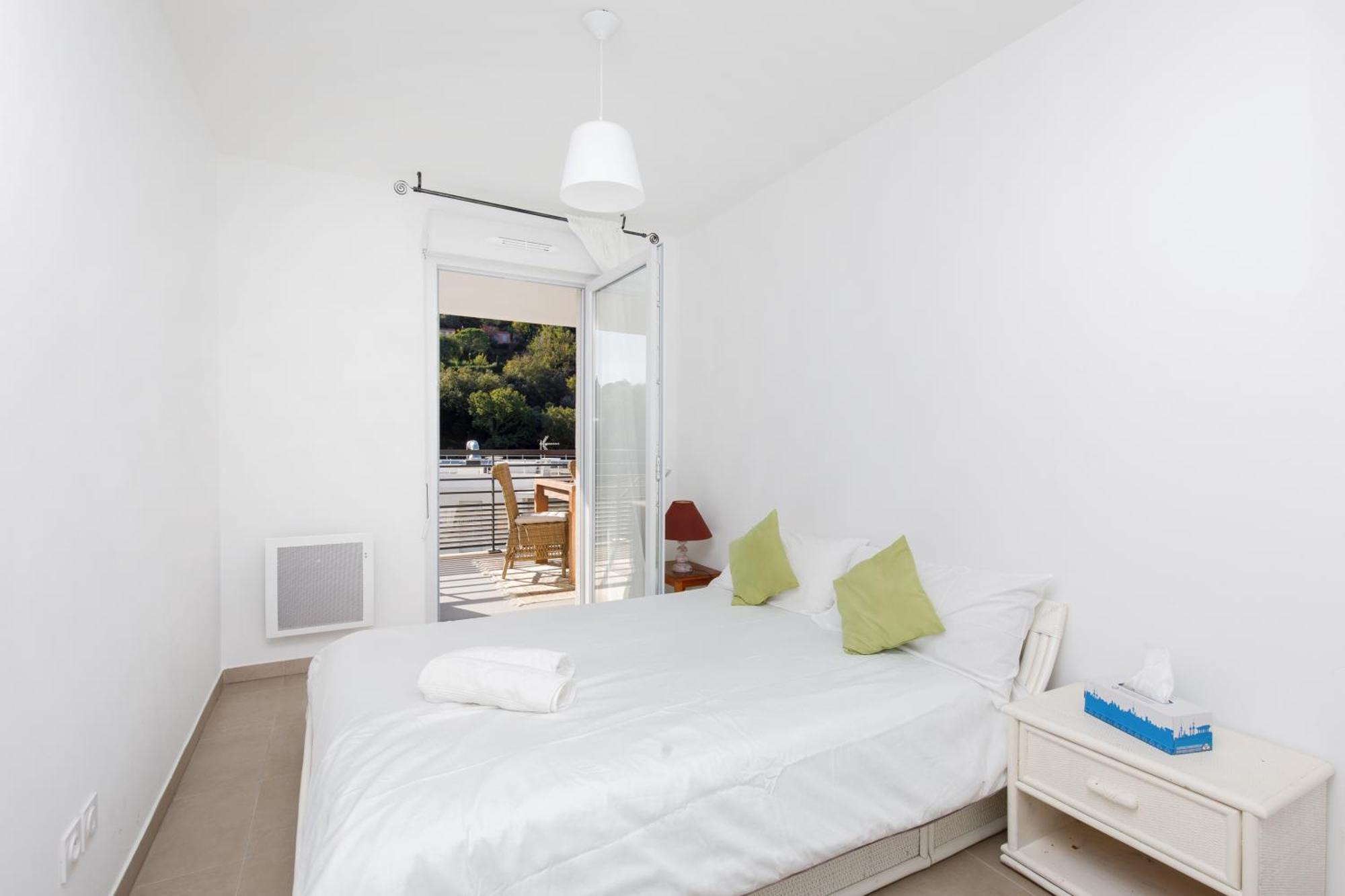 ואלאוריס Lovely 2 Bedroom Condo With Pool מראה חיצוני תמונה