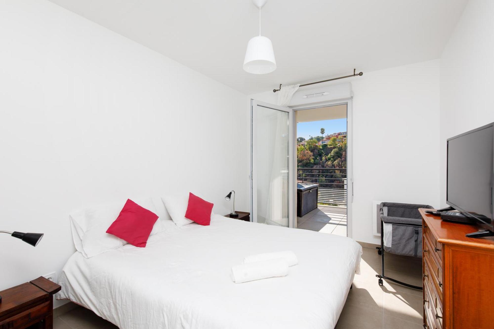 ואלאוריס Lovely 2 Bedroom Condo With Pool מראה חיצוני תמונה