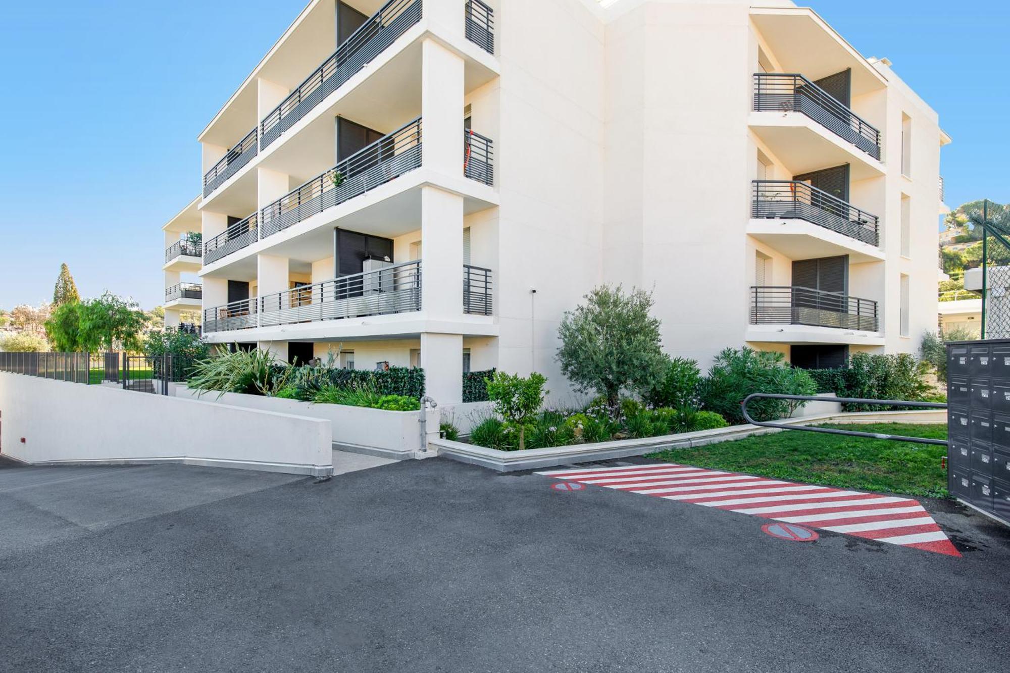 ואלאוריס Lovely 2 Bedroom Condo With Pool מראה חיצוני תמונה