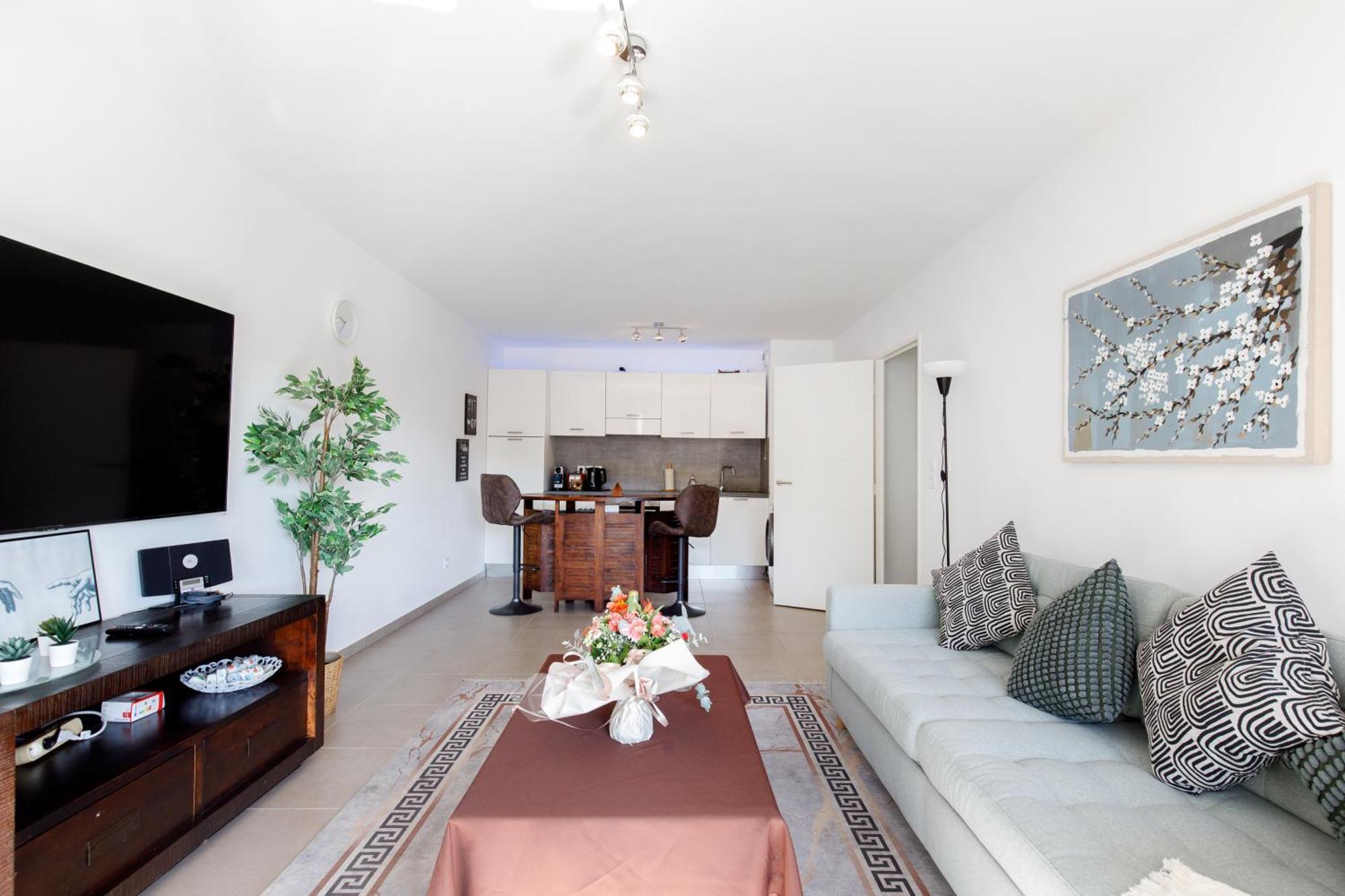 ואלאוריס Lovely 2 Bedroom Condo With Pool מראה חיצוני תמונה